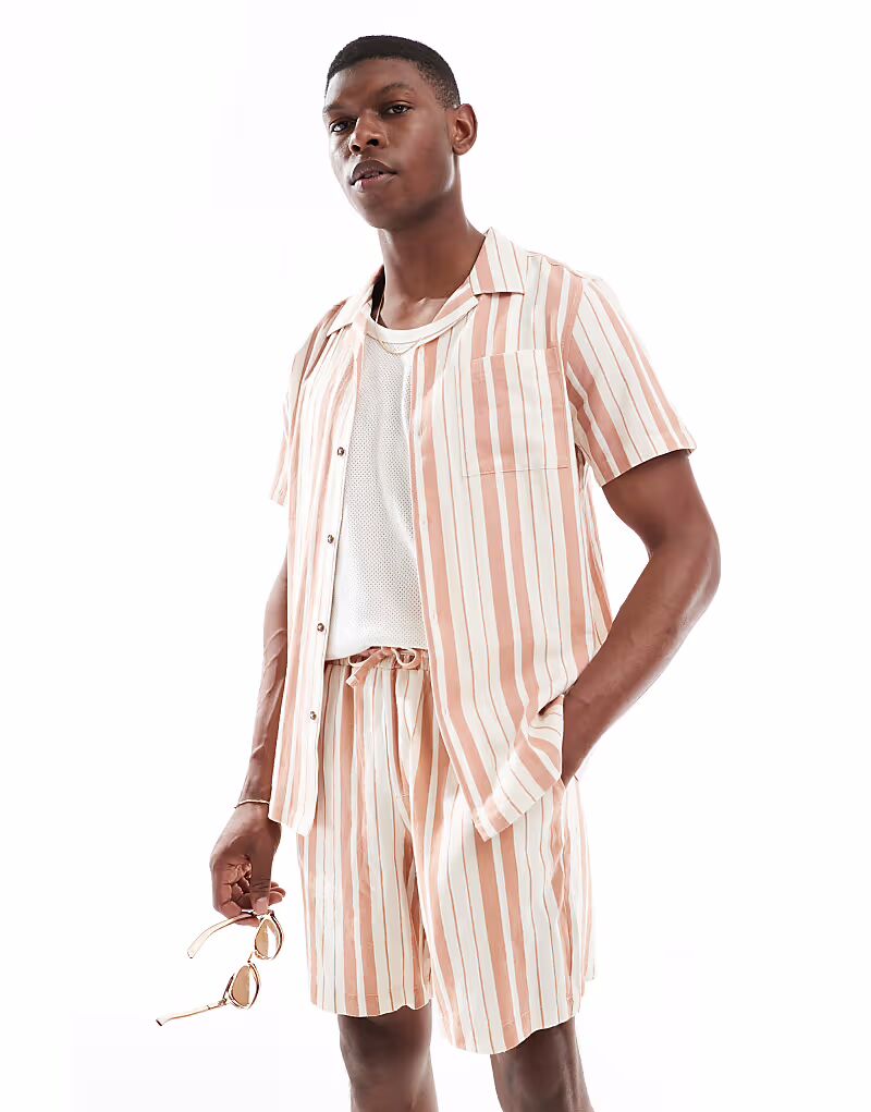 

Рубашка в полоску в льняном стиле цвета «камень» New Look