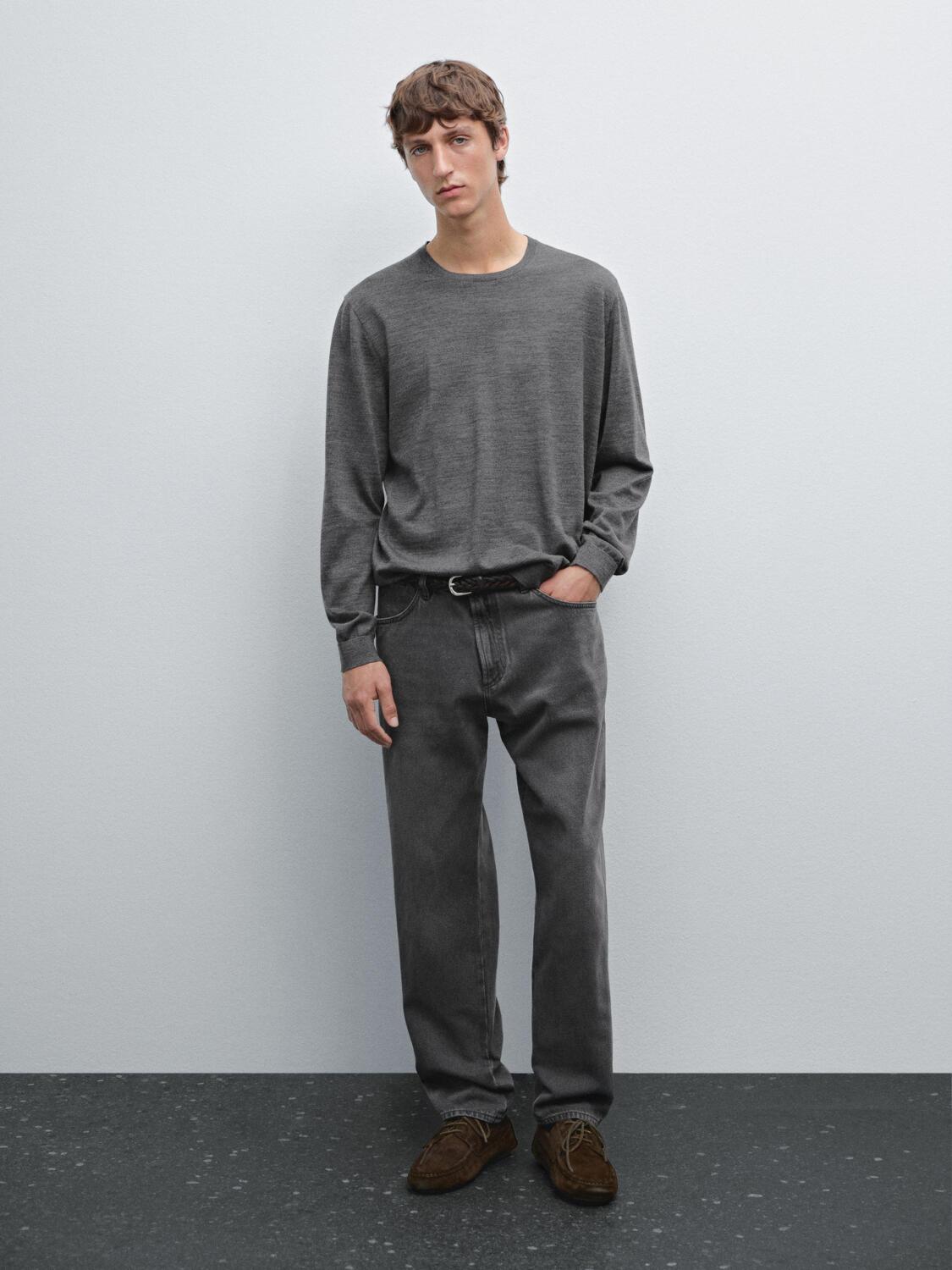 

Вязаный свитер из 100% мериносовой шерсти Massimo Dutti, антрацитово-серый