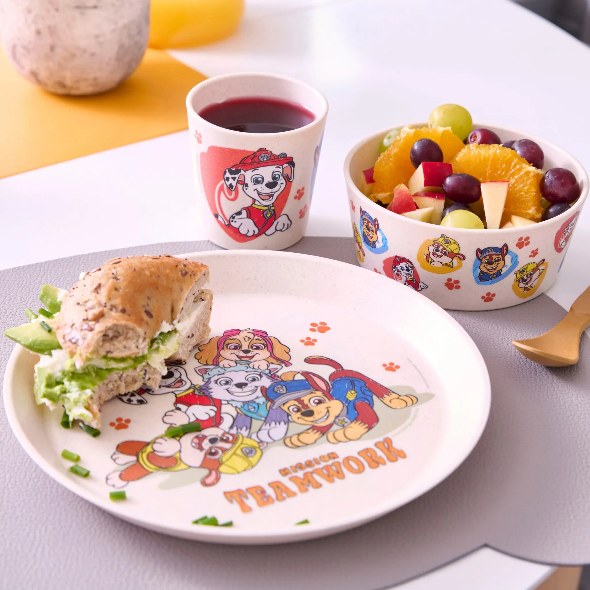 Набор детской посуды KOZIOL «Маленькая тарелка + миска + чашка CONNECT GROW PAW PATROL», (набор, 3 предмета), 100% без меламина, подлежит вторичной переработке, CO² нейтральный, производство Германия!, цвет organic moon paw patrol — фото 2