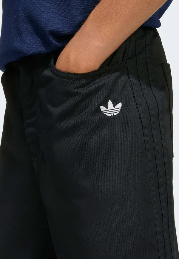 Твиловые шорты Adidas Originals, Black — фото 3