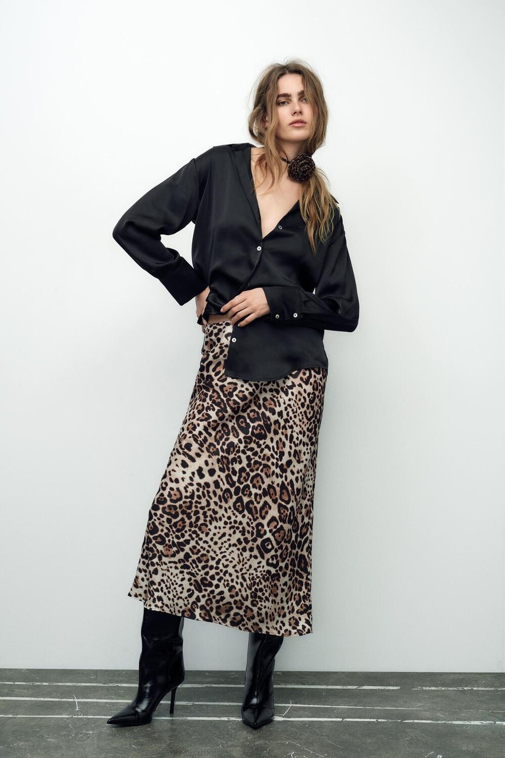 

Юбка миди с животным принтом ZARA, цвет leopard