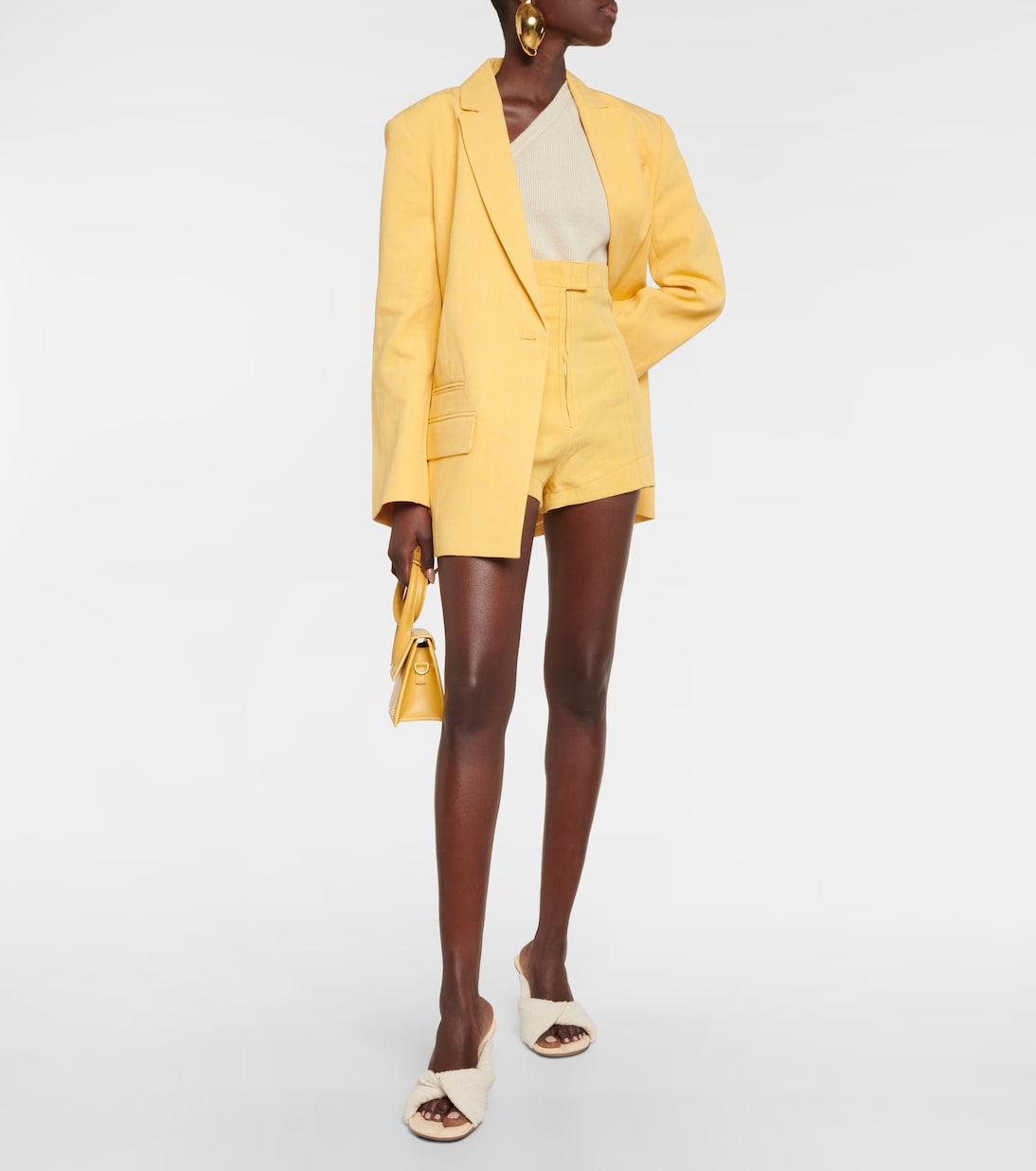 Шорты Le Short Areia с высокой талией из льняной ткани Jacquemus, желтый — фото 2