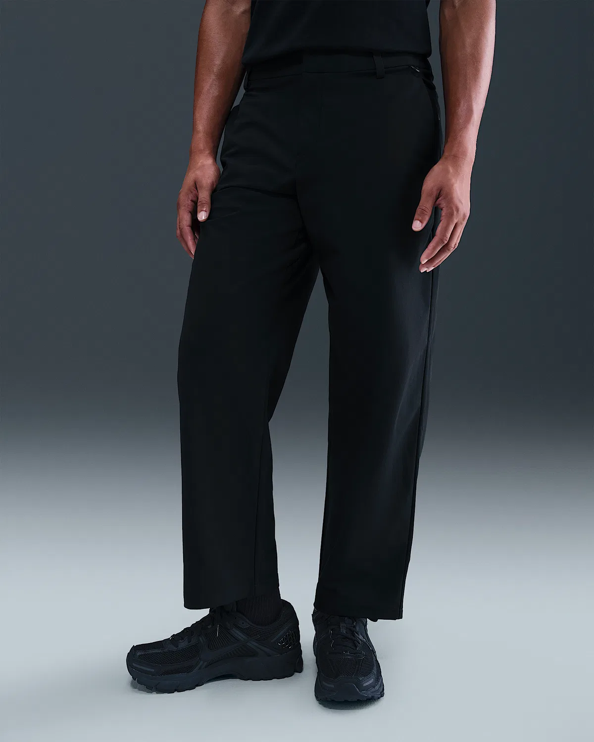 Мужские брюки чинос Nike 24.7 PerfectStretch Dri-FIT свободного кроя, Black/Dark Smoke Grey — фото 2