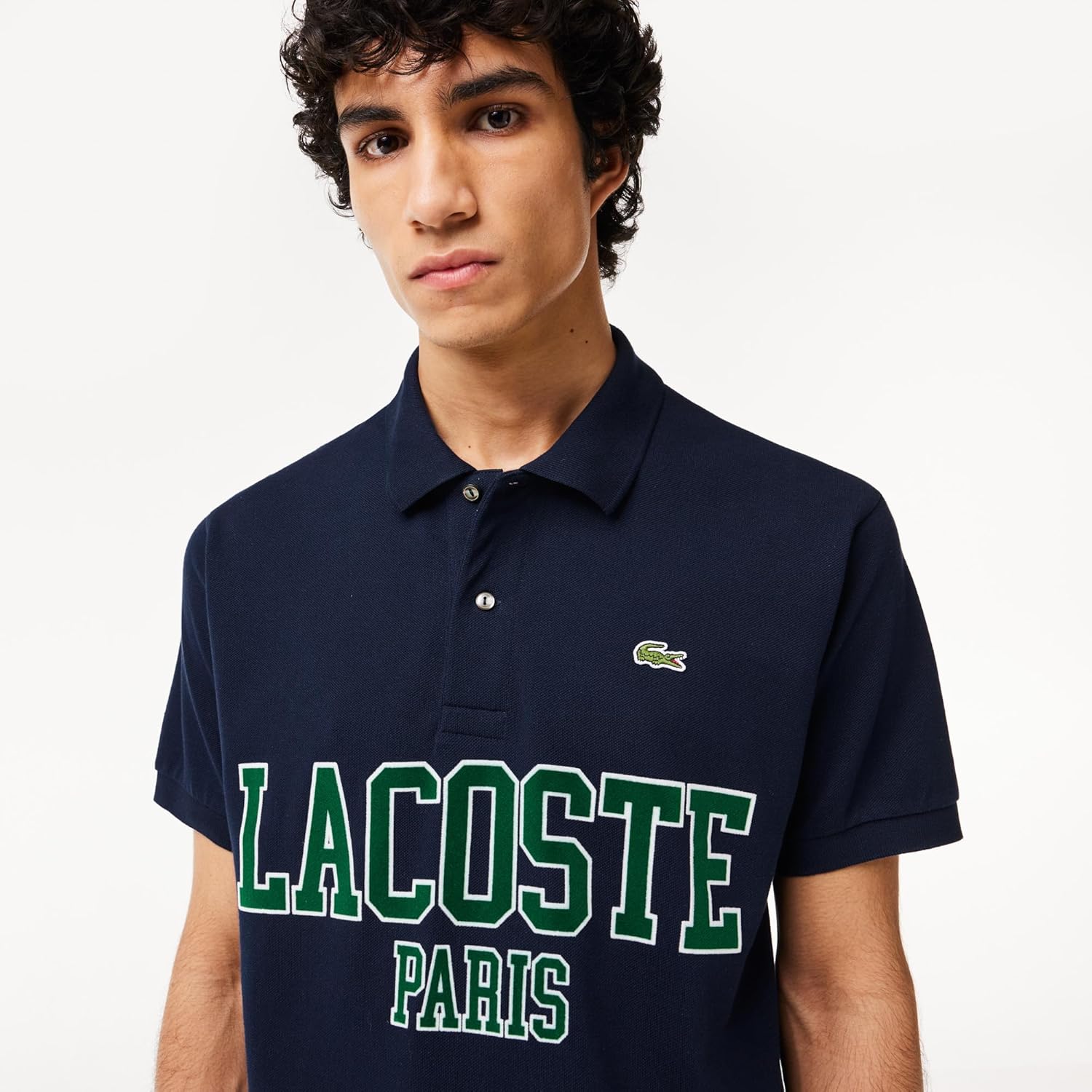Мужская повседневная (официальная) рубашка-поло Lacoste с крупным принтом имени, темно-синий — фото 4