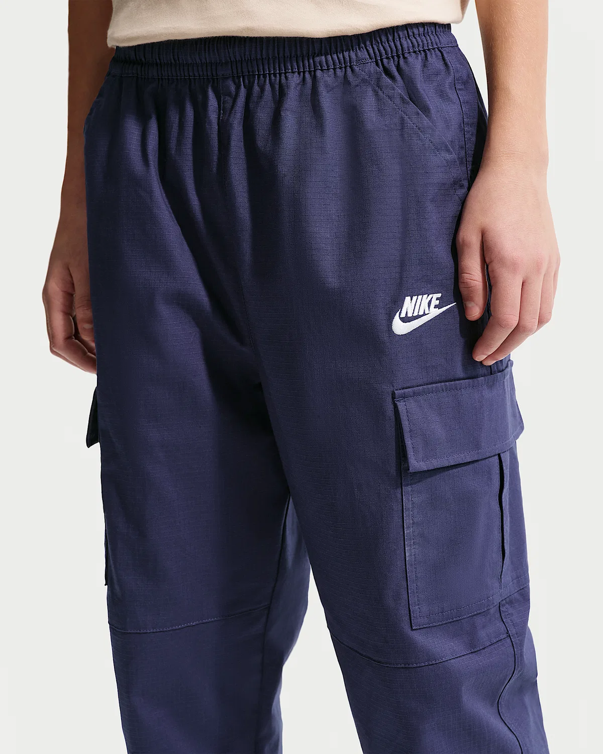 Детские широкие карго-брюки Nike Sportswear Club, Midnight Navy/White — фото 2