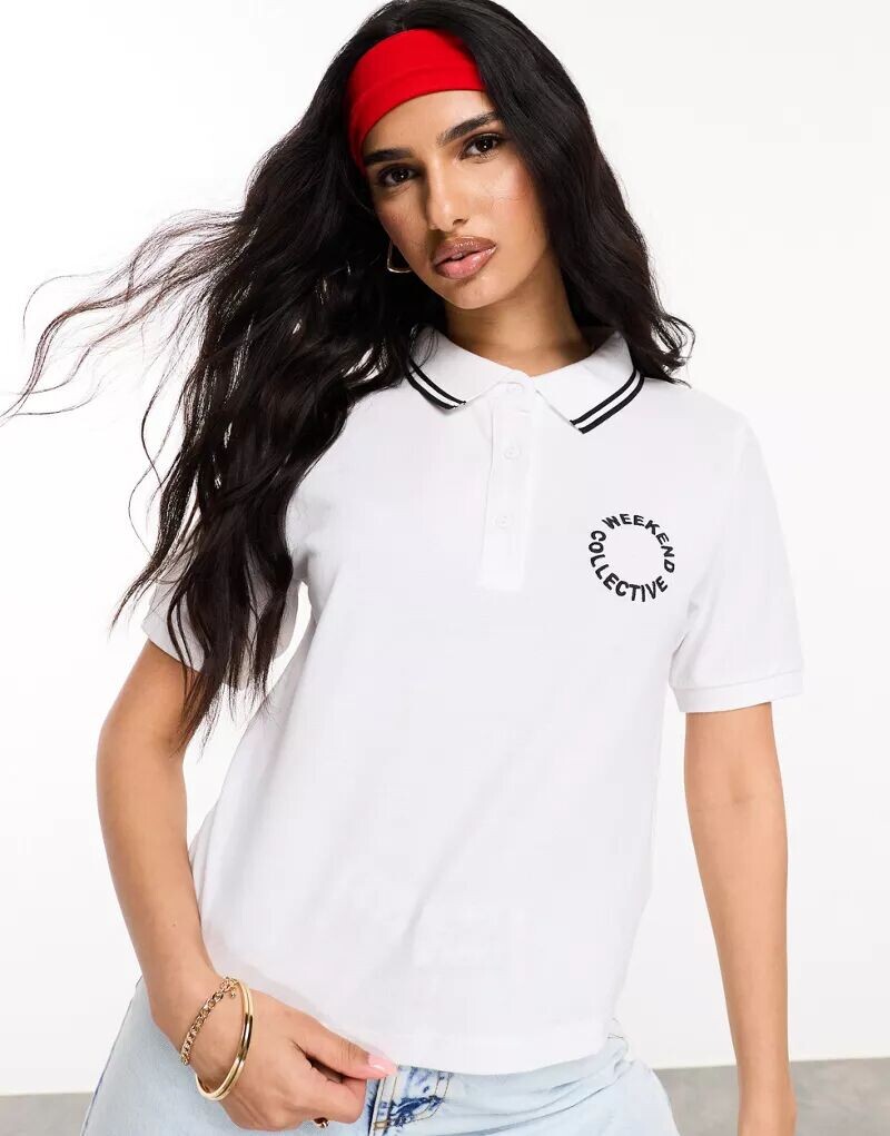 

Белая рубашка-поло с вышитым логотипом ASOS DESIGN Weekend Collective