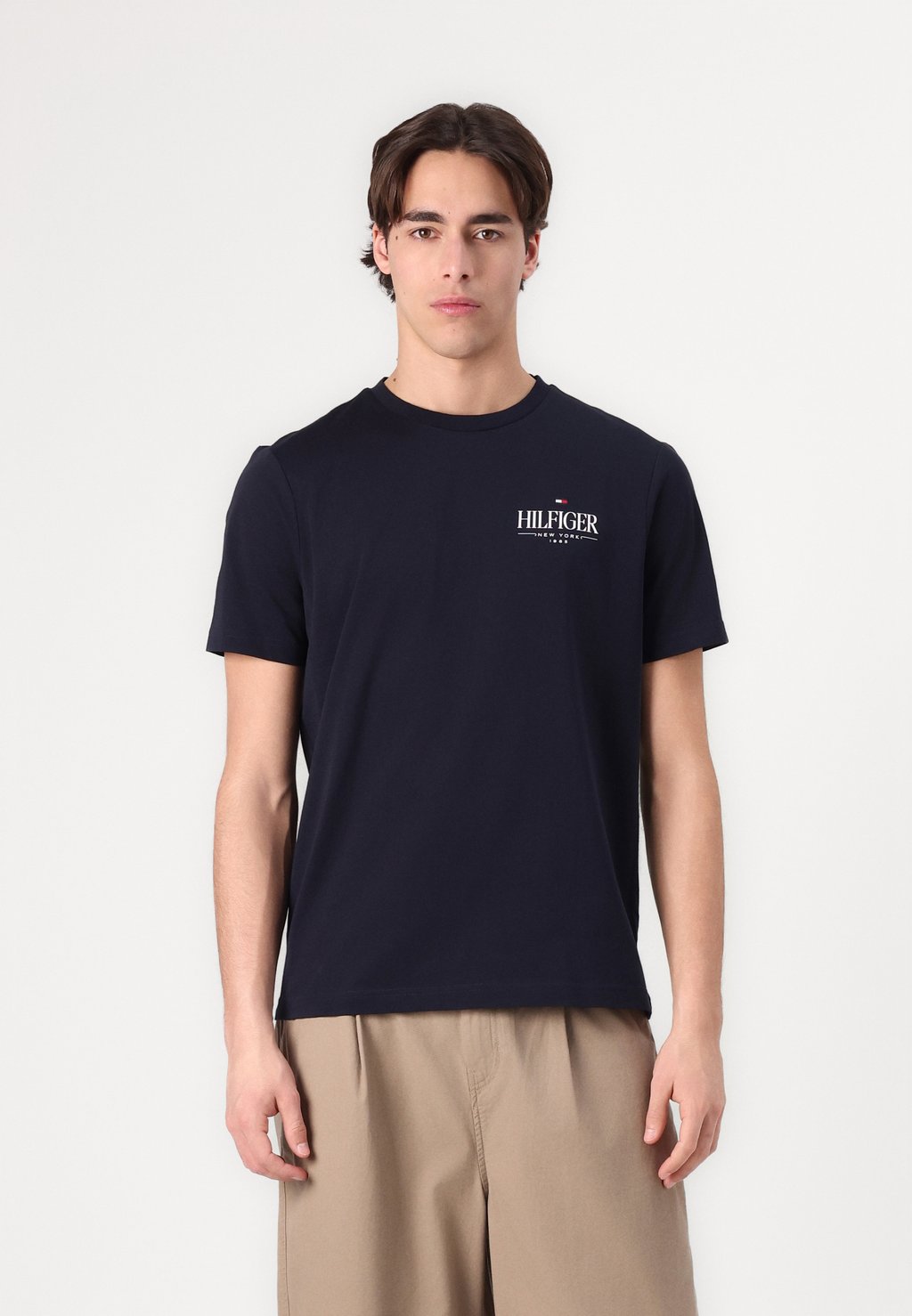 

Футболка с принтом STACK TEE UNISEX Tommy Hilfiger, темно-синий