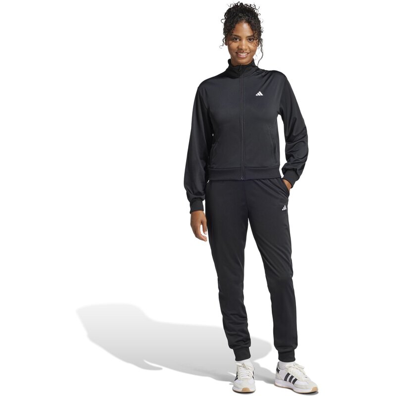 Вещи, необходимые в спортивном костюме, создают уют Adidas, черный — фото 4