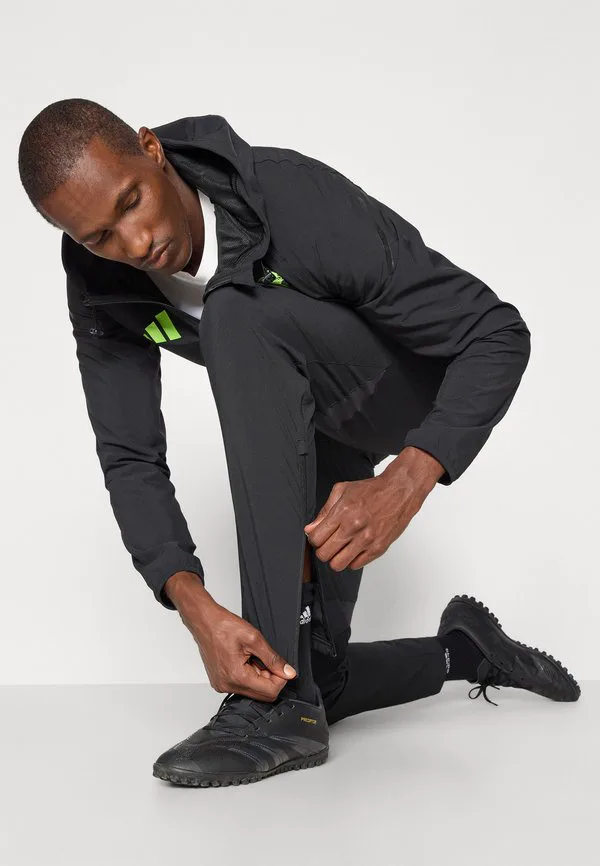 Real madrid tiro25 pro vis tech travel pant club wear Adidas Performance, Black/Lucid Lemon — фото 4
