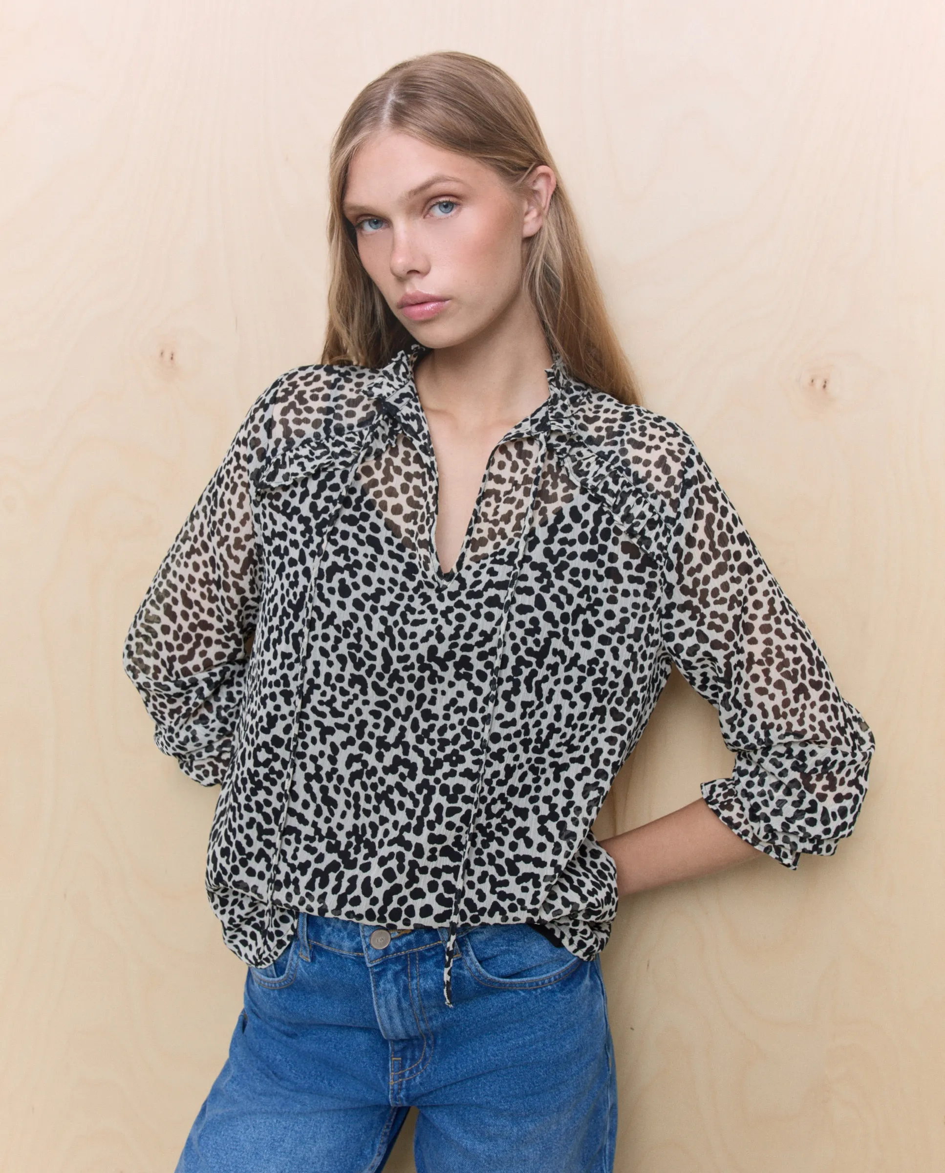 

Женская блузка с длинными рукавами и рюшами Easy Wear, белый