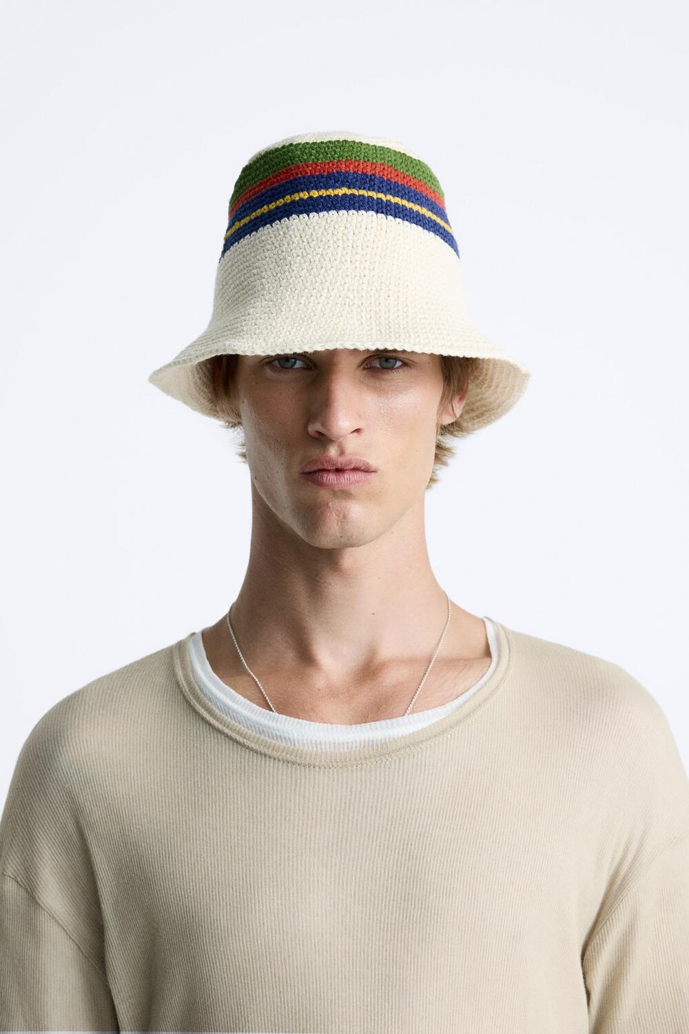 

Шапка крючком с полосами ZARA, экрю