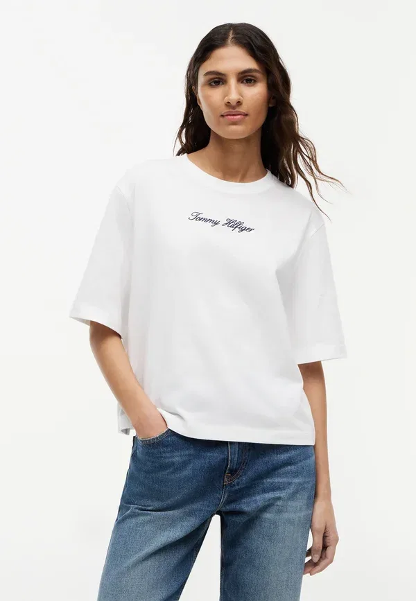 Футболка Tommy Hilfiger Classic script trapeze tee basic, цвет экрю