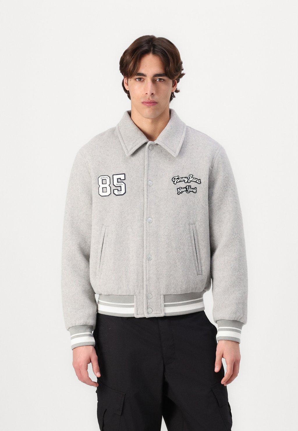 

Куртка-бомбер VARSITY JACKET Tommy Jeans, серый