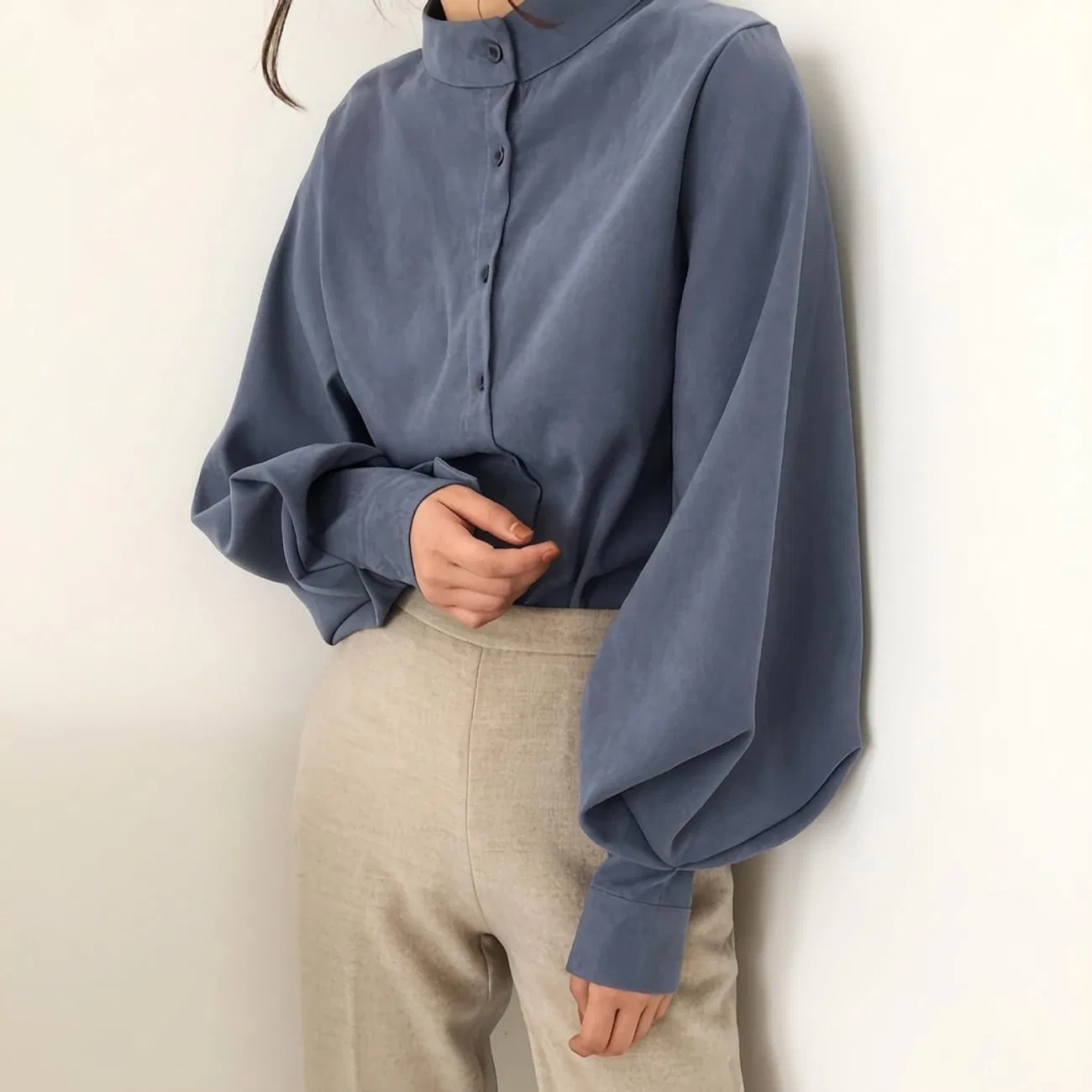 Блуза с объемными рукавами, stand collar, из коллекции, синий — фото 4