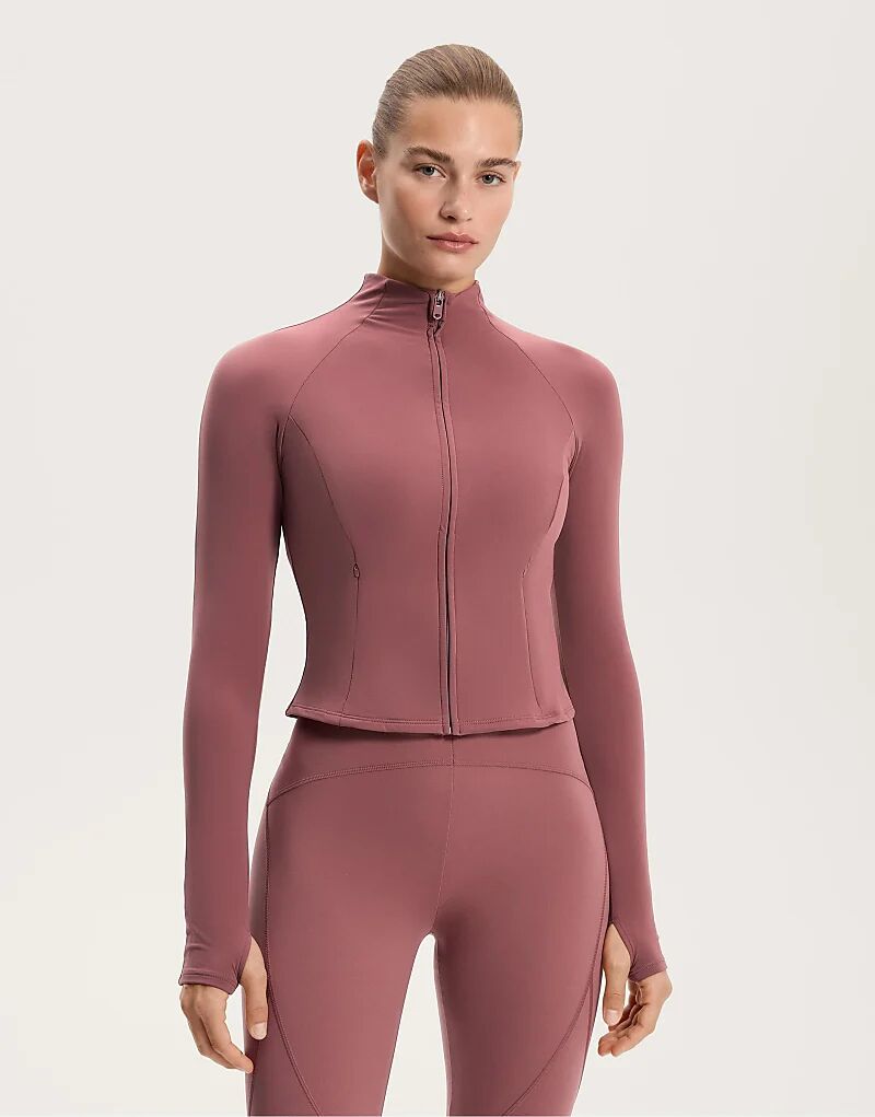 

Легкая теплая куртка OYSHO в темную розетку