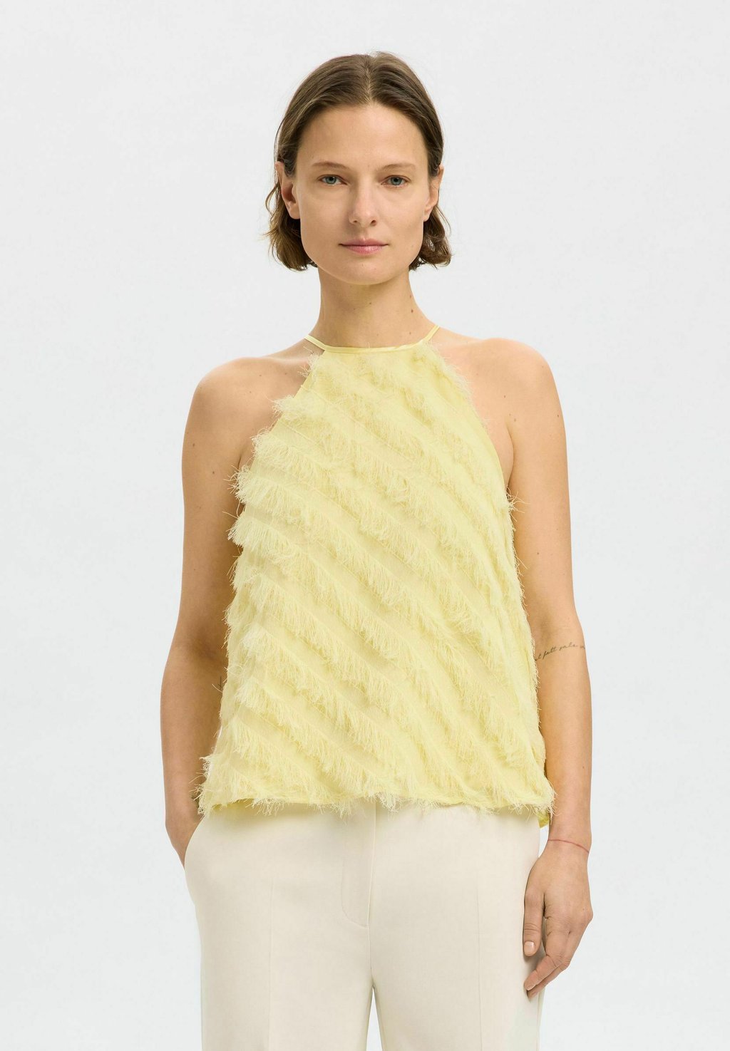 

Топ NECKHOLDER Selected Femme, желтый
