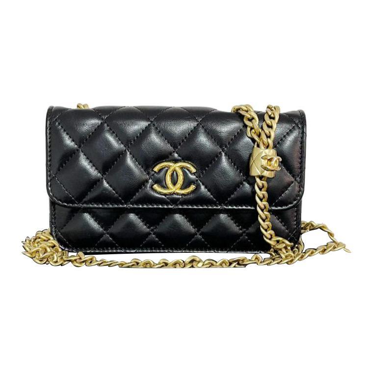 

CHANEL Кожаная сумка с клапаном через плечо кроссбоди женская черная