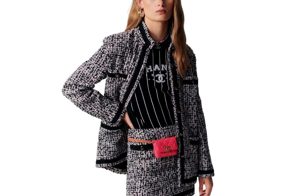 

Куртка женская черная Chanel