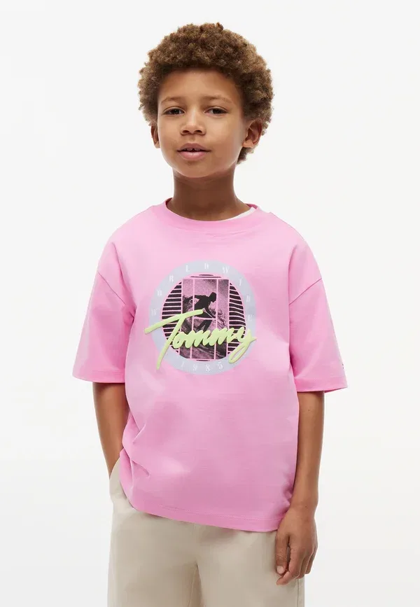 Футболка Tommy Hilfiger Seasonal Graphic T-Shirt SS Print, розовая маргаритка — фото 2