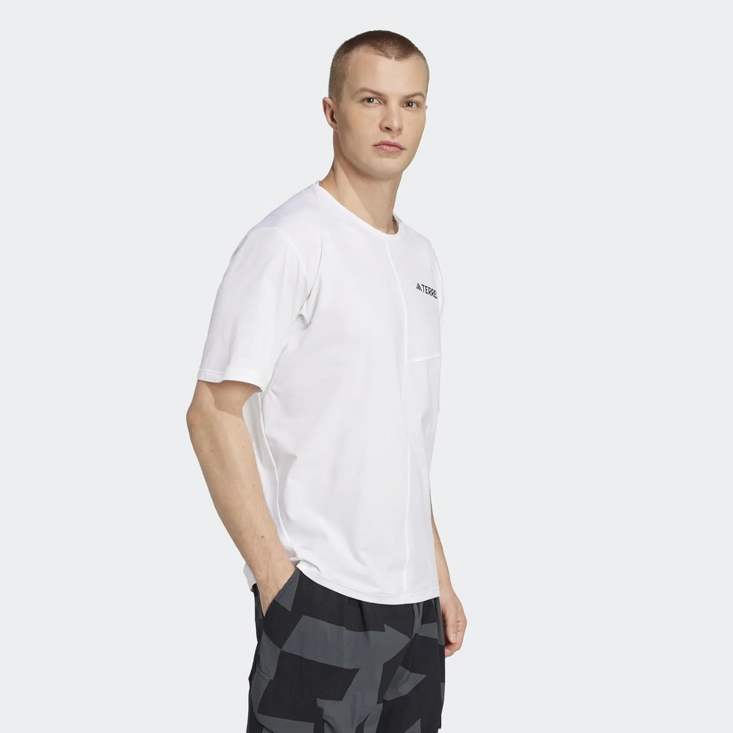 Футболка мужская adidas Terrex Multi Tee, белый — фото 4