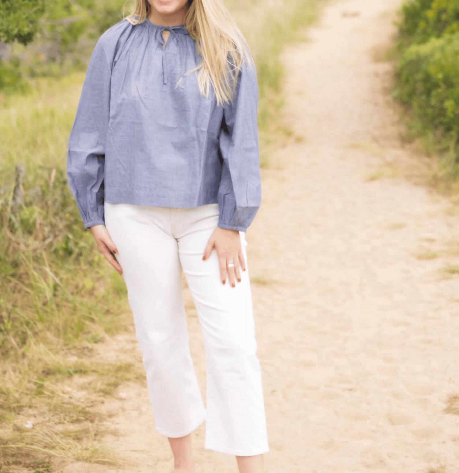 

Блуза Gigi In Paradise Blue Solid Erica Wilson