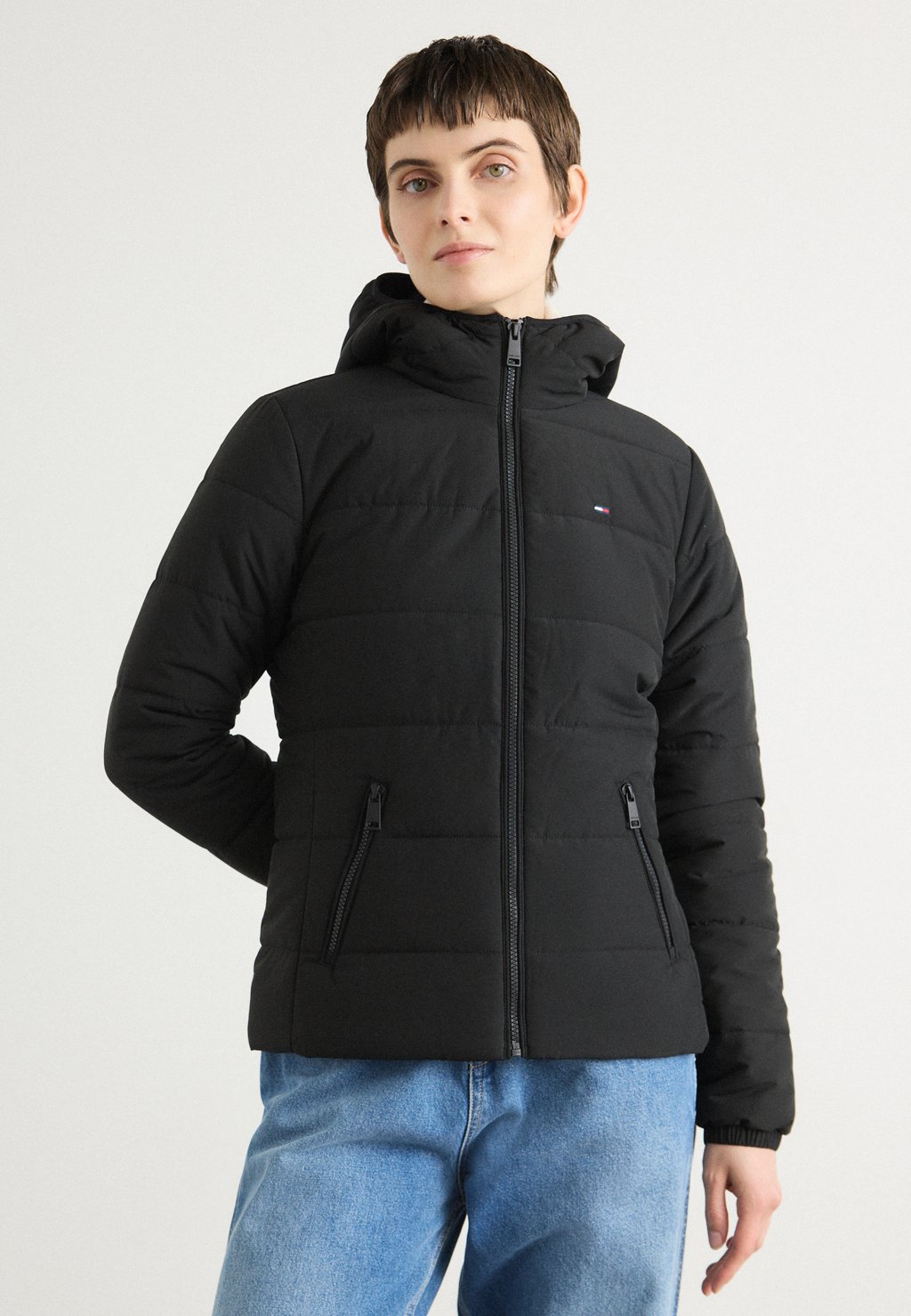 

Легкая куртка SLIM HOODED JACKET Tommy Jeans, черный