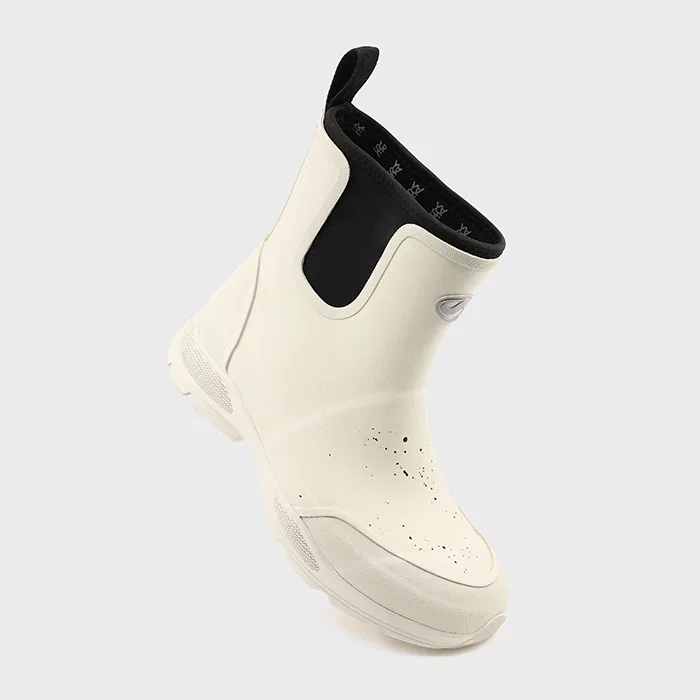 Мужские резиновые сапоги Dipping Rain Boots цвета айвори от Yase x F.Illuminate