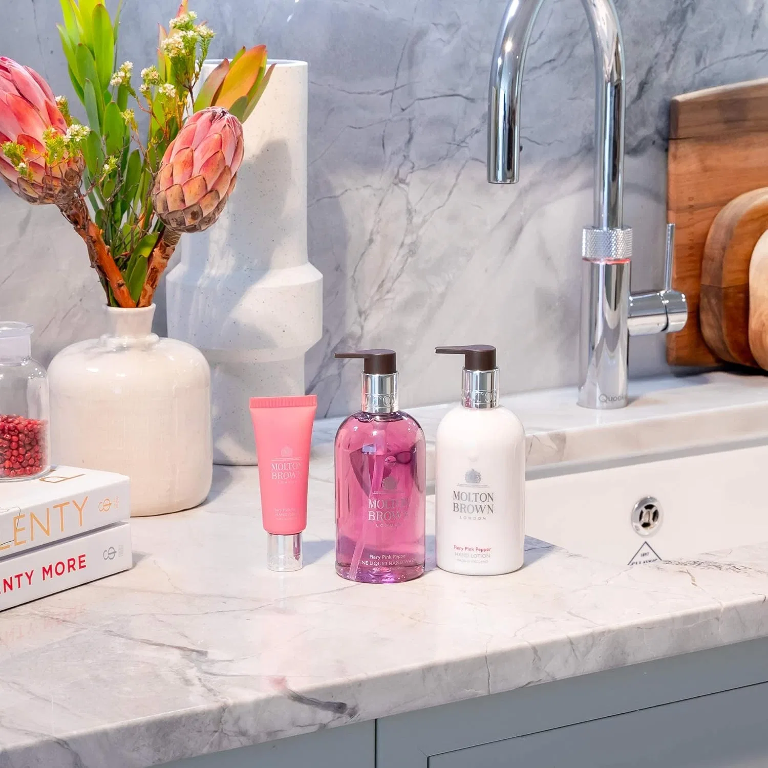 Жидкое мыло для рук Molton Brown Fiery Pink Pepper, 300 мл Molton Brown — фото 4