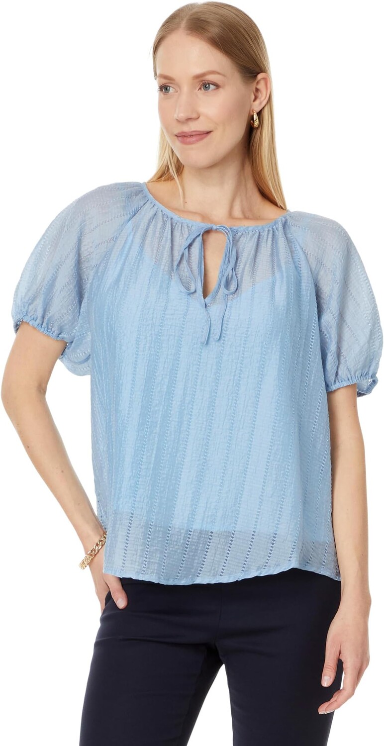 

Топ Vince Camuto Shirred V Neck Blouse W Short Puff Slvs, цвет Airy Blue