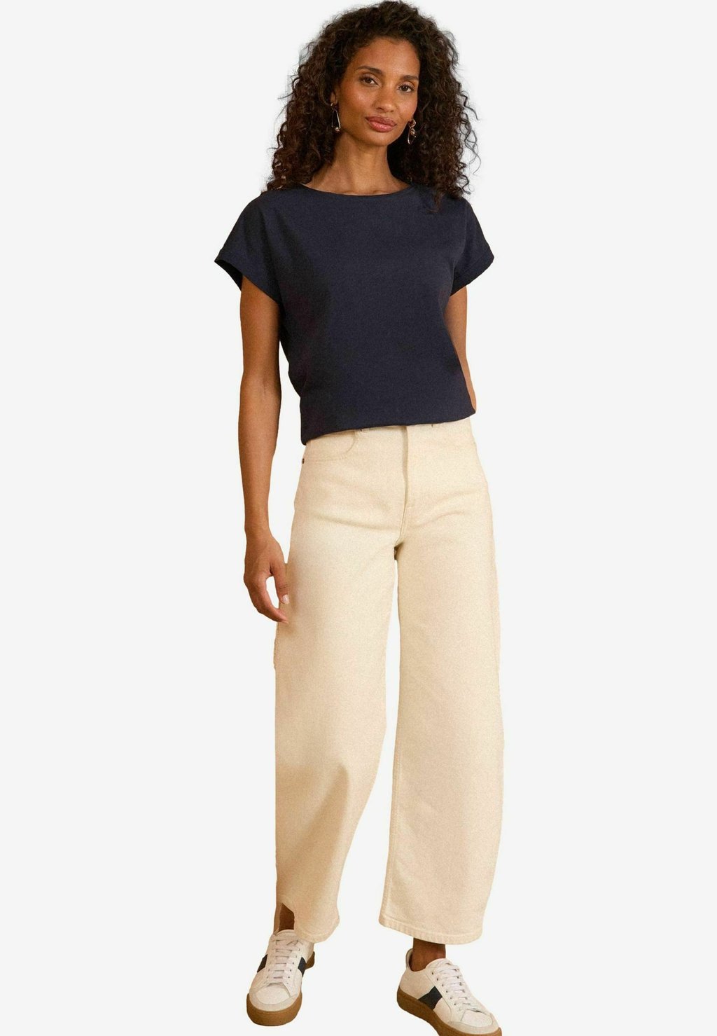 

Футболка с принтом REGULAR FIT - CREW NECK Love & Roses, темно-синий