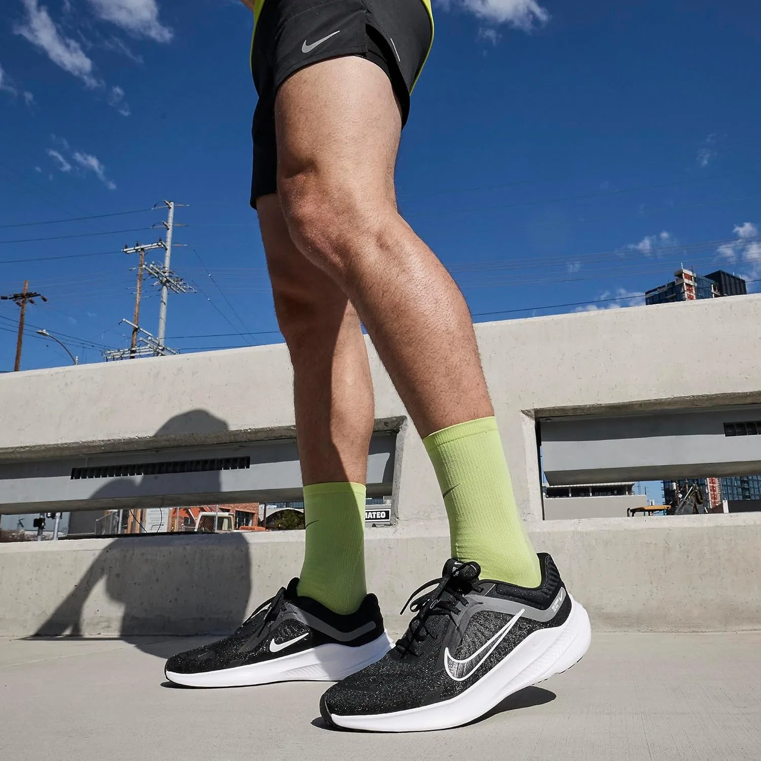 Мужские беговые кроссовки Nike Quest 5 DD0204, Black White Smoke Grey Dk Smoke Grey — фото 2