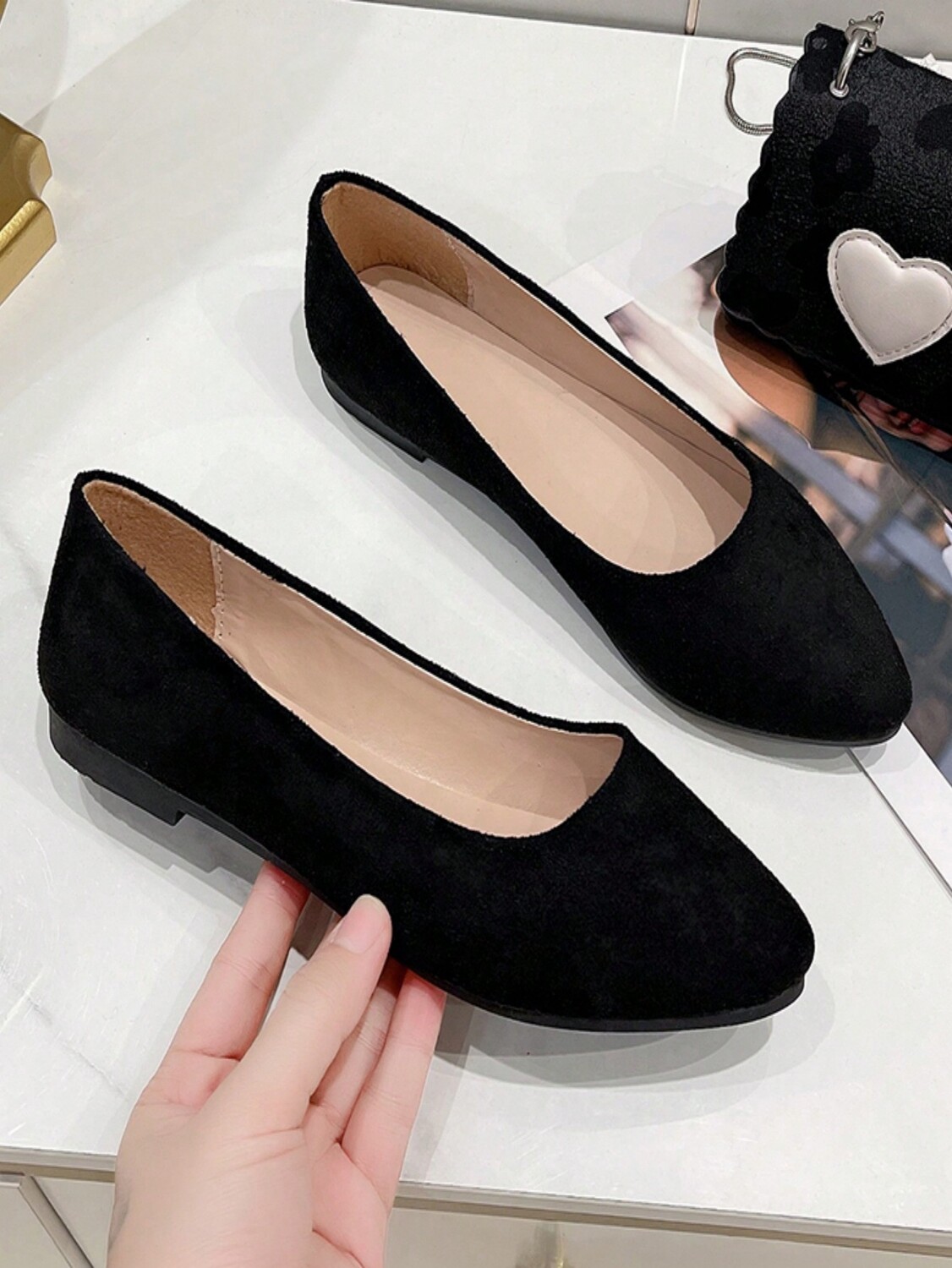 

Женские балетки с острым носком и большой мягкой черной плоской подошвой для весны и осени, черный