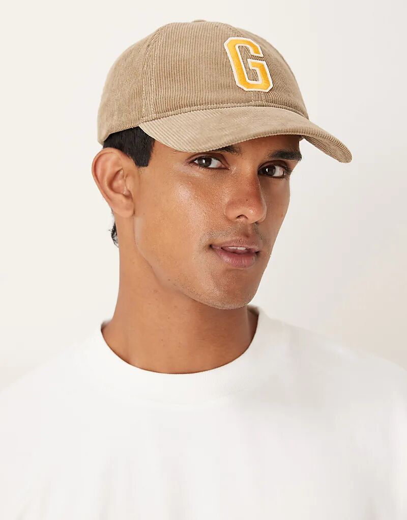 

Бейсболка GANT G со шнурком и значком G в бежевом цвете