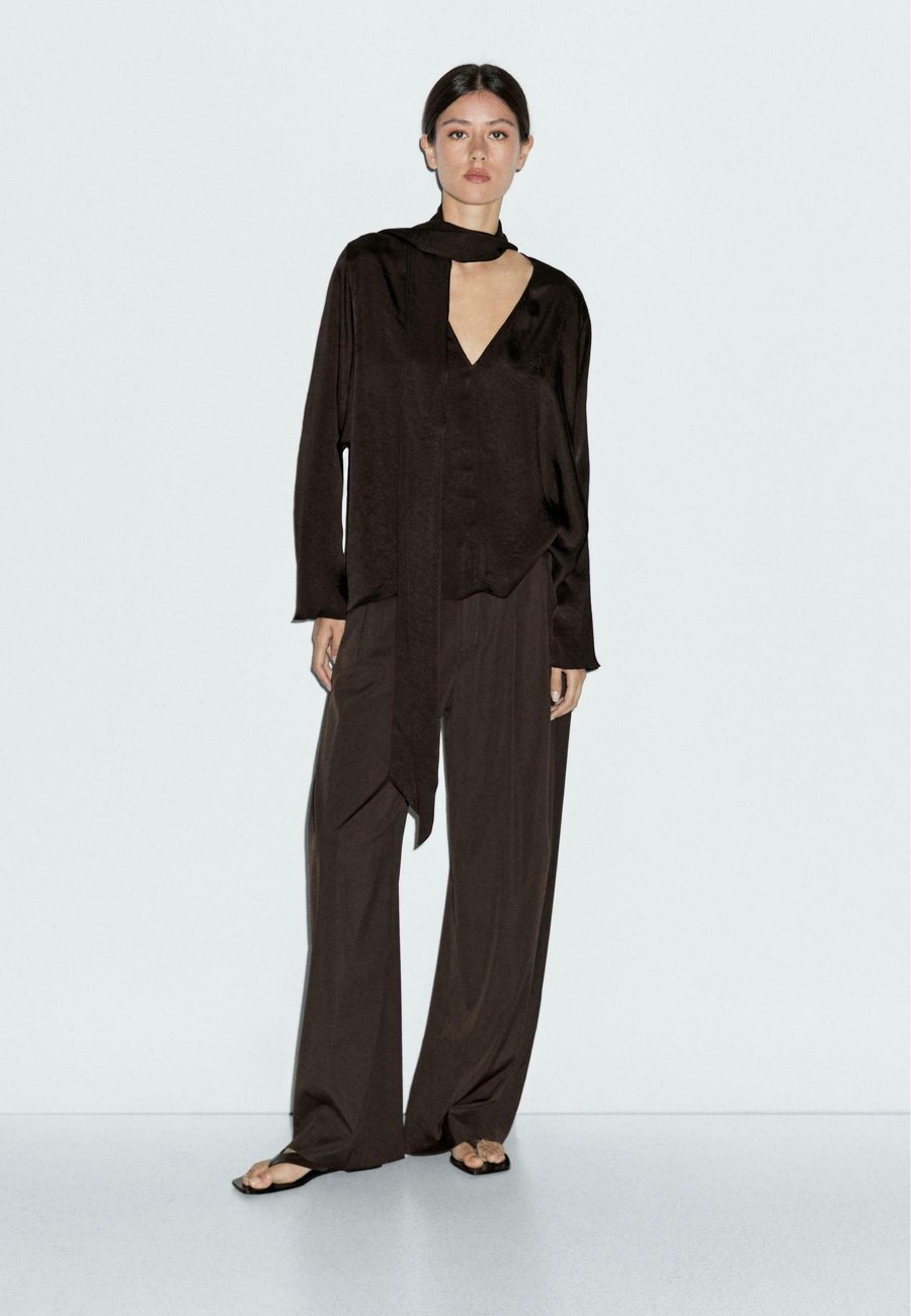 

Блуза Massimo Dutti FLOWING V-NECK WITH TIE, Dark Brown