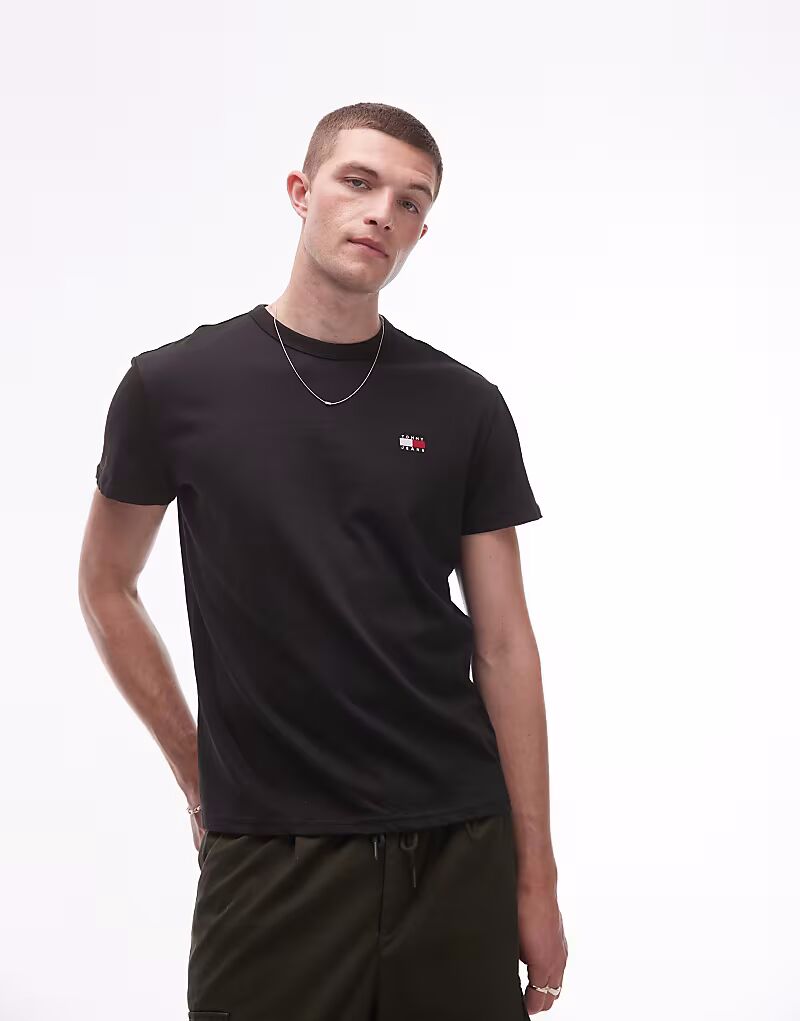 

Футболка Tommy Jeans с обычным значком черного цвета