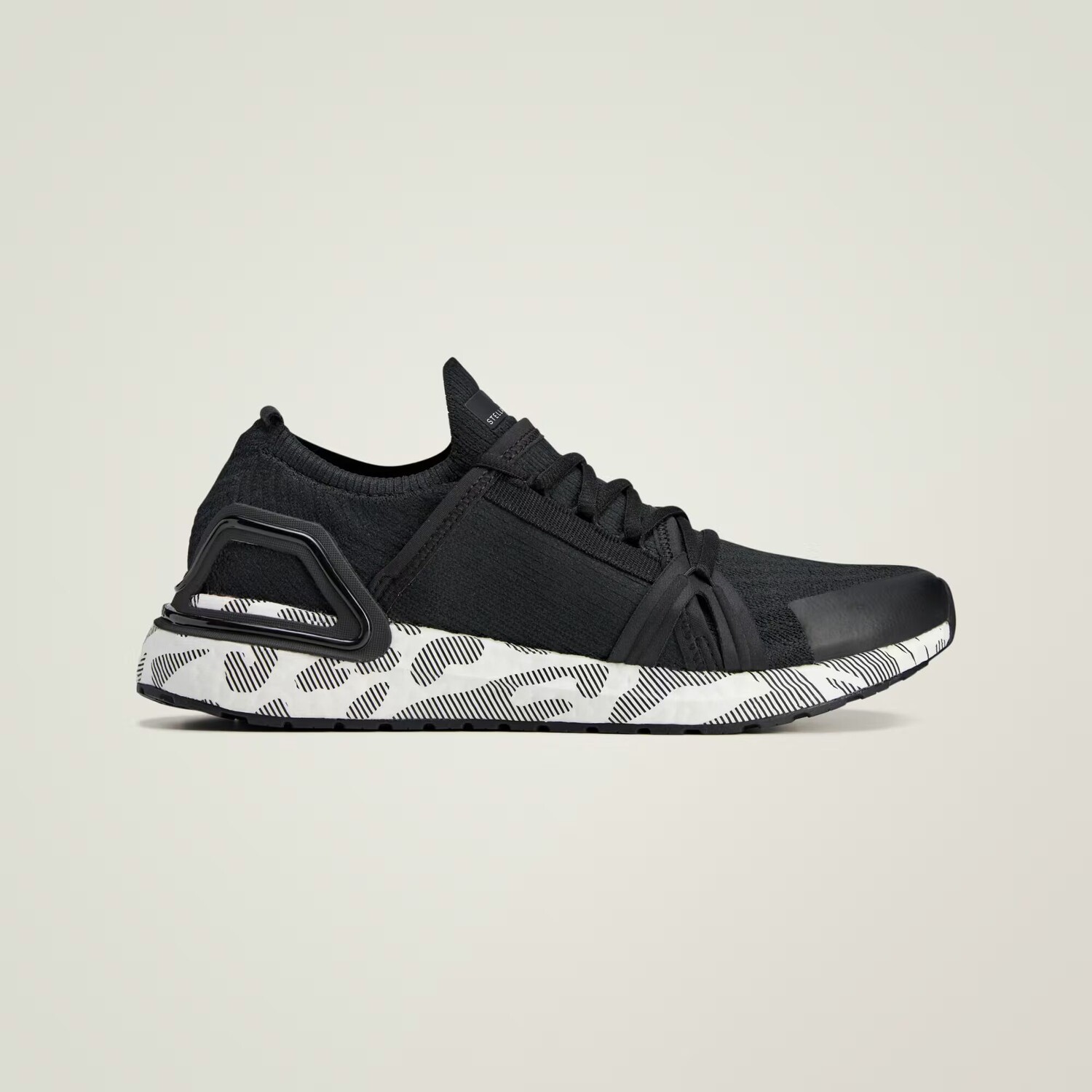 

Кроссовки by Stella McCartney Ultraboost DNA Adidas, цвет Core Black/Core Black/Core Black