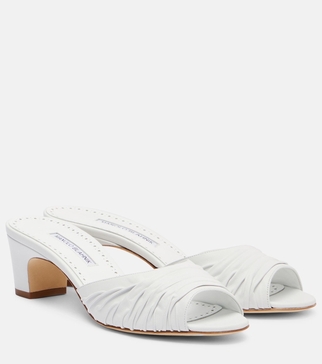 Пируабар 50 мюли с плиссированной кожей Manolo Blahnik, 1012 Whit