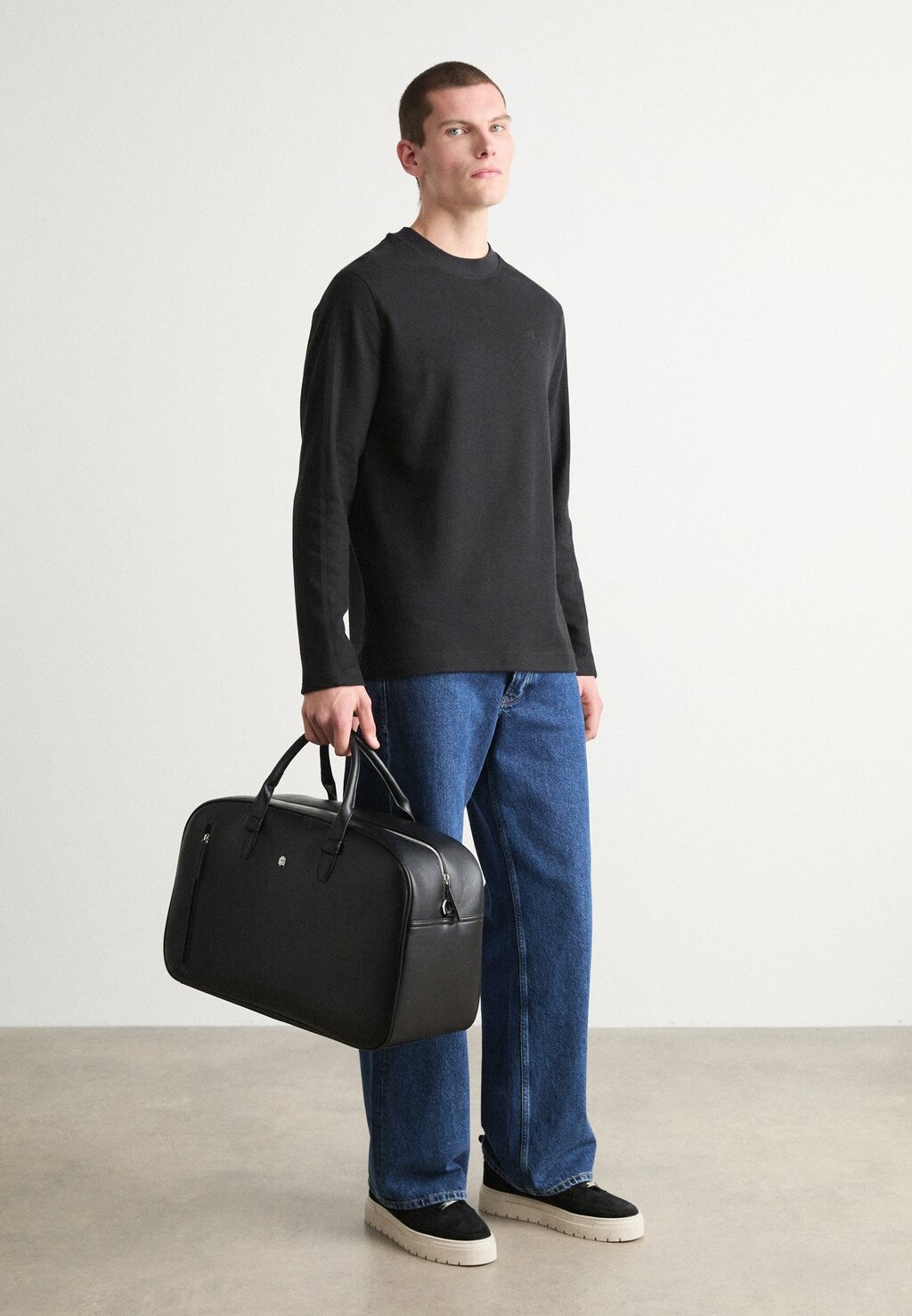 

Джемпер Calvin Klein Jeans, черный