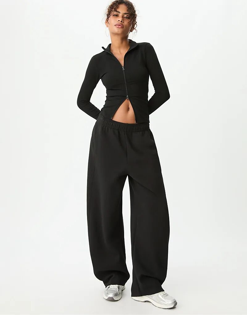 

Футболка Stradivarius с двойной молнией черного цвета