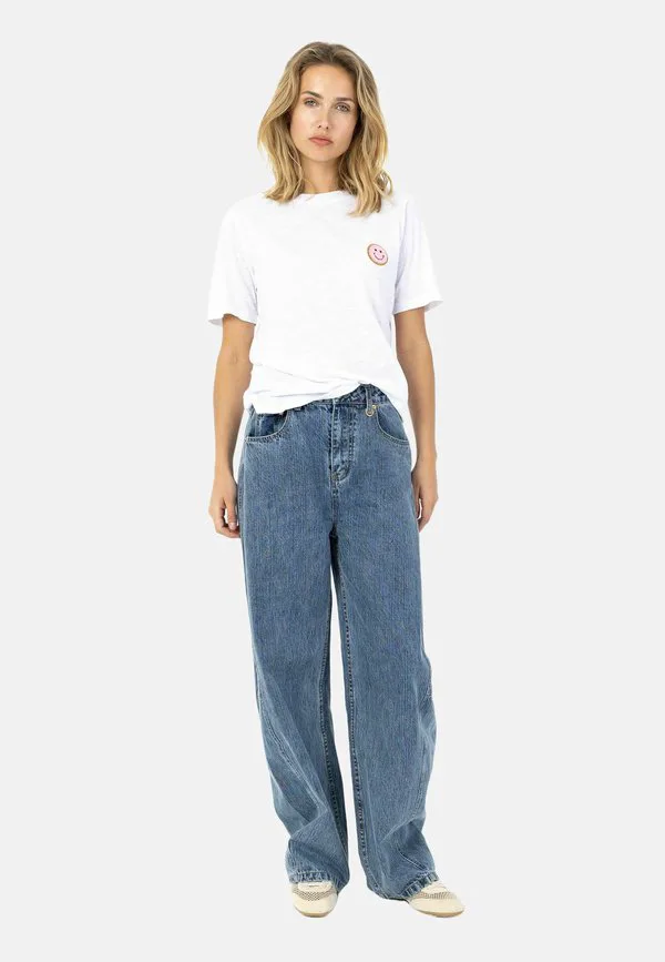 

Футболка с принтом «улыбка» и рукавами средней длины Coster Copenhagen, White (Pink Smile), Белый, Футболка с принтом «улыбка» и рукавами средней длины Coster Copenhagen, White (Pink Smile)