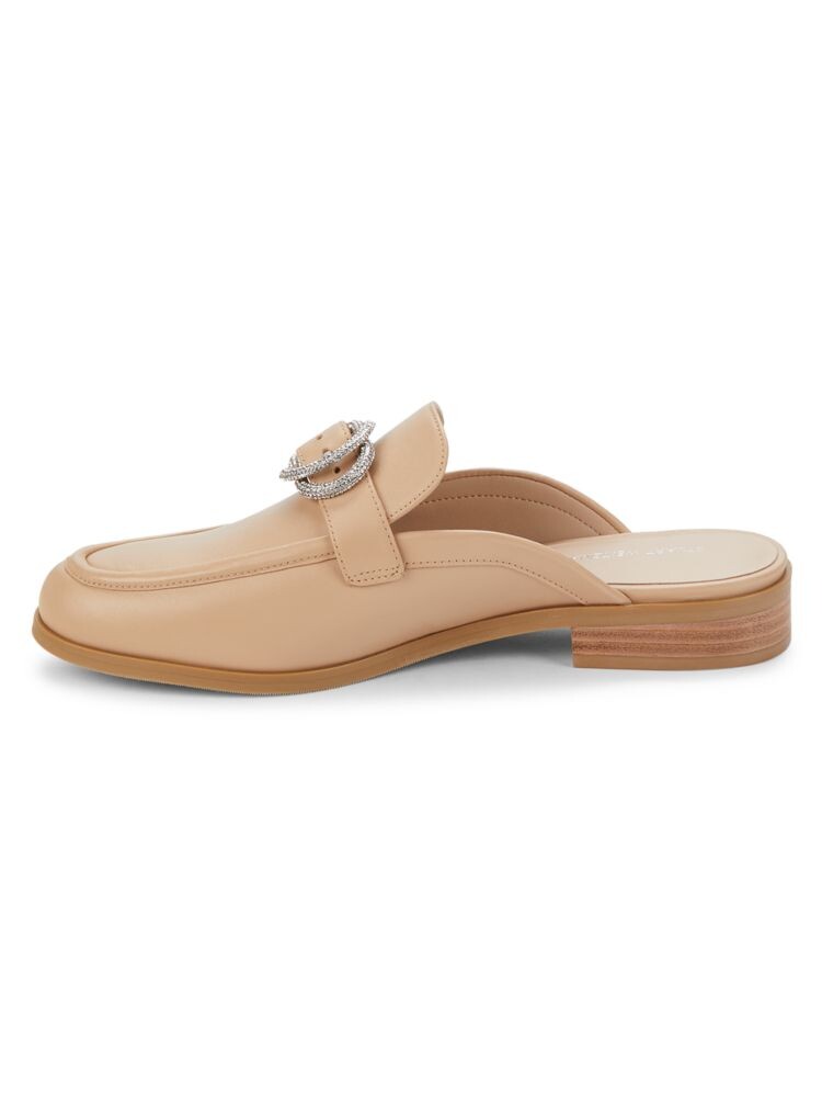 Кожаные мюли с кристаллической пряжкой Stuart Weitzman, цвет Golden Beige — фото 4