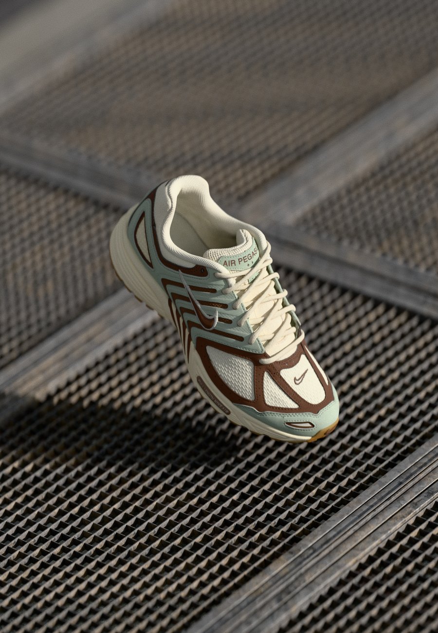 

Кроссовки Nike Sportswear AIR PEGASUS 2005 STYLE, Seafoam/Fauna Brown/Pale Ivory/Light Brown/Pale Ivory/Sand