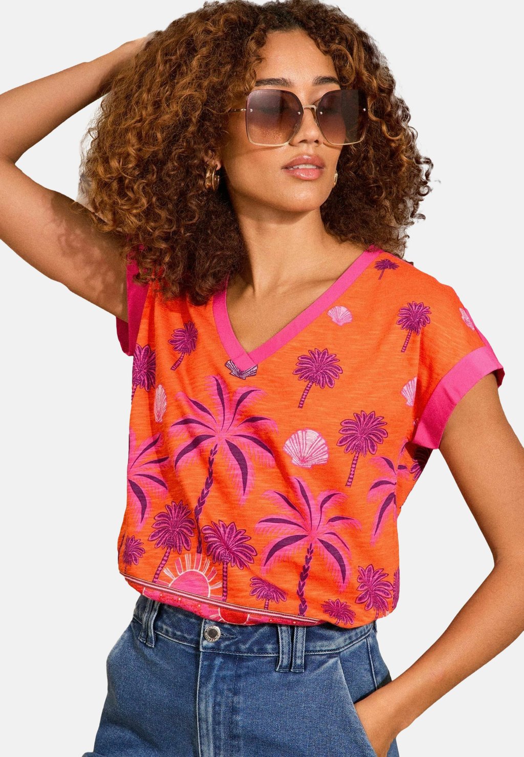 

Футболка с принтом REGULAR FIT - TROPICAL PALM V-NECK Love & Roses, розовый