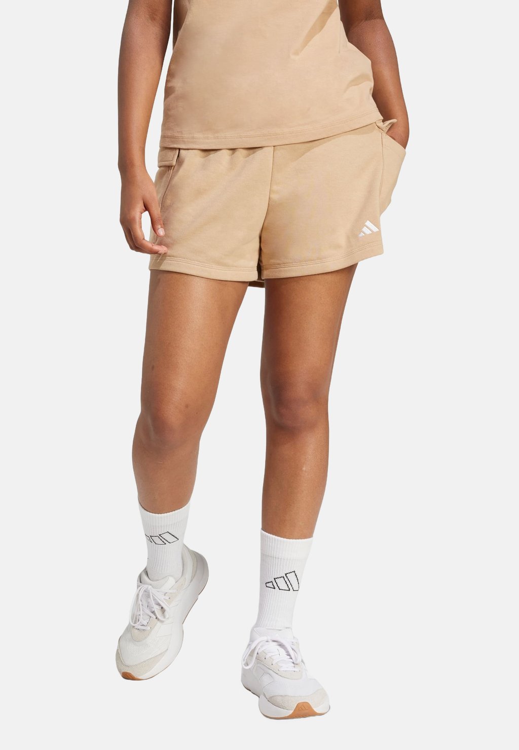 

Шорты Pantaloncini sportivi Adidas Sportswear, цвет Warm Sandstone White
