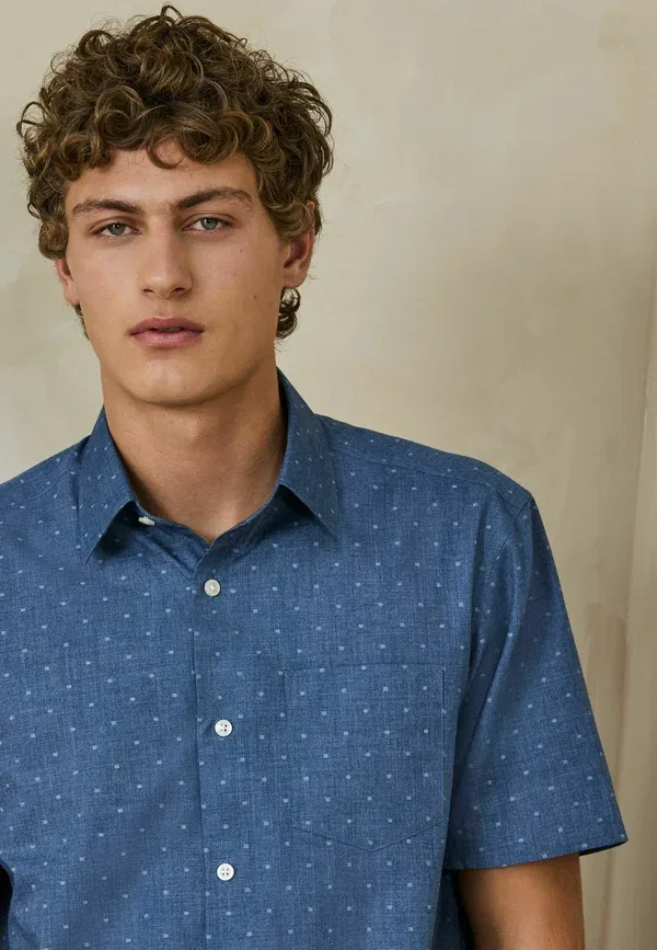 Рубашка Next Regular fit smart clipped print short sleeve shirt, синий