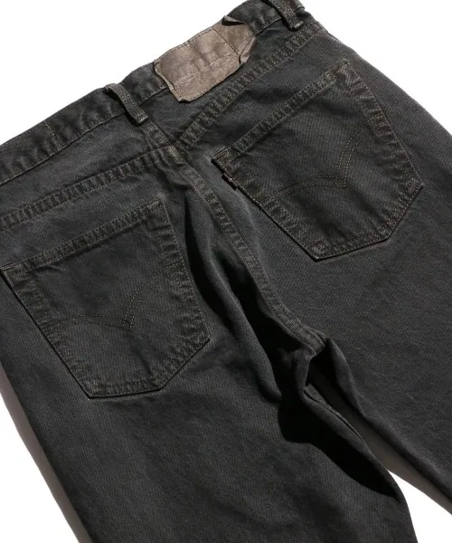 Экономный образ / Черные джинсы Levis 501 Good Length, окрашенные методом пошива — фото 4