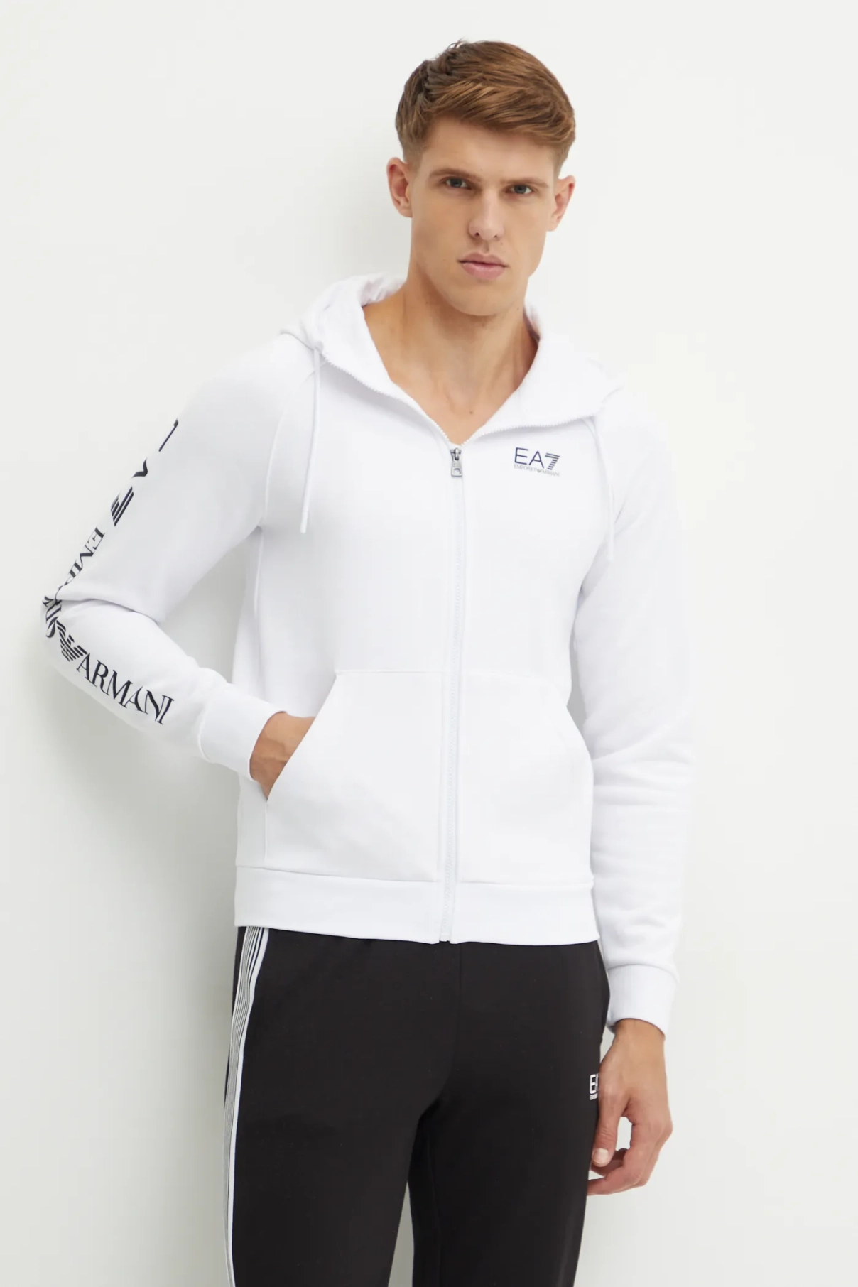 

Толстовка EA7 Emporio Armani, белый