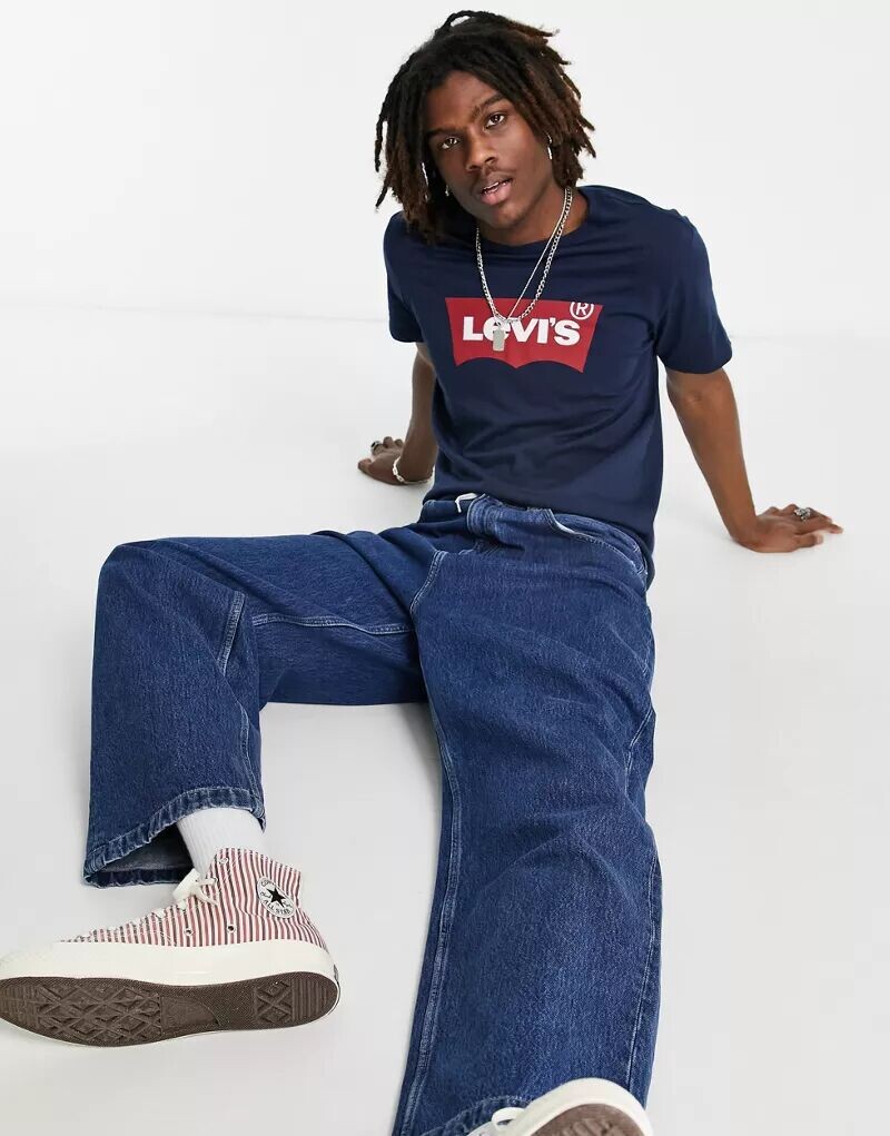 Темно-синяя футболка с логотипом Levi's — фото 4