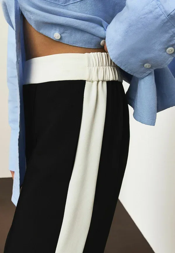 Брюки спортивные Next Tall fit side stripe wide leg tailored tracksuit bottoms, шоколадно-нейтральный — фото 2