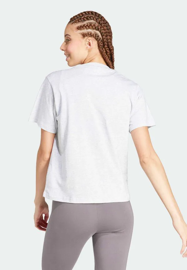 Базовая футболка essentials с небольшим логотипом Adidas Sportswear, Light Grey Heather/White — фото 2